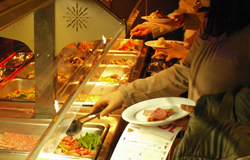 料理はビュッフェ形式となります