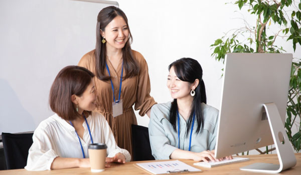 ����ܤΥ��ꥨ�������Ȥι祳�󡦥���Ѥνв�