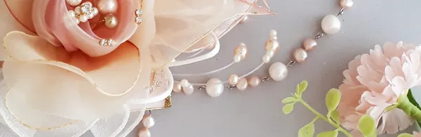 ピンクのアクセサリー