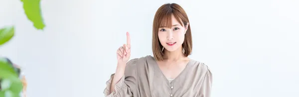 ワンピースの女性