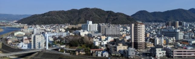 ���ť��ꥢ